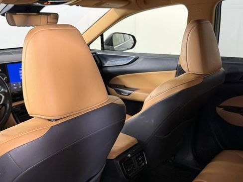 Used 2023 Lexus NX 250 FWD w/ Towing Package (2000 Lbs) image 22