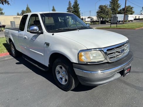 Used 2001 Ford F150 XLT RWD image 3