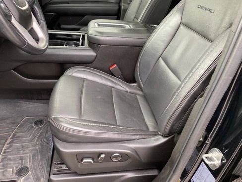 Used 2021 GMC Yukon XL Denali w/ Advanced Technology Package image 18