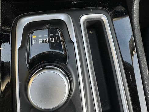 Used 2023 Chrysler 300 Touring w/ Safetytec Plus Group image 17