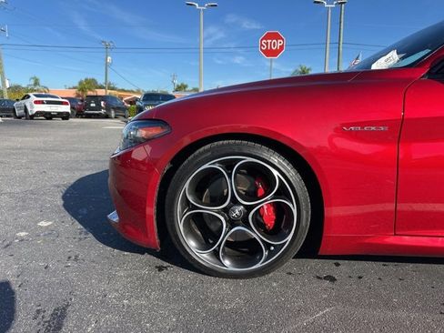 Used 2023 Alfa Romeo Giulia Veloce image 11