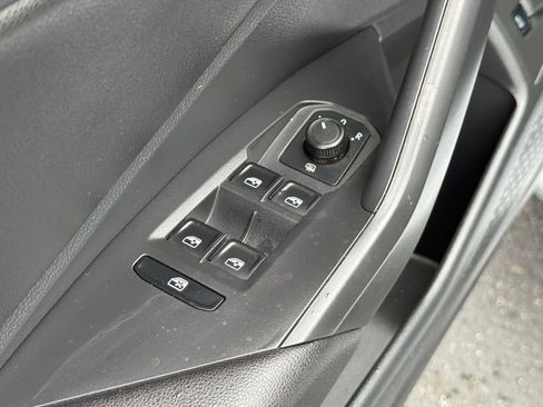 Used 2019 Volkswagen Jetta SEL FWD image 12