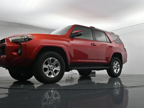 Used 2022 Toyota 4Runner SR5 Premium AWD/4WD image 20