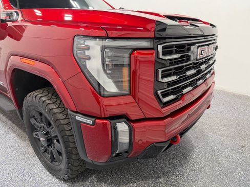 Used 2024 GMC Sierra 2500 AT4 w/ AT4 Premium Plus Package AWD/4WD image 11