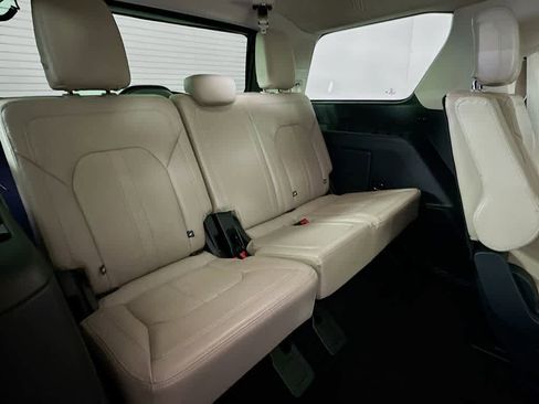 Certified 2022 Ford Expedition Limited image 34