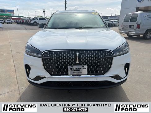 Used 2025 Lincoln Aviator 2WD w/ Equipment Group 101A image 4