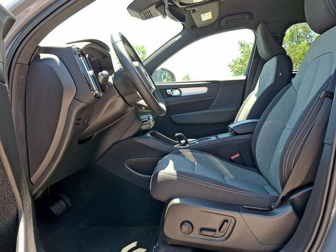 Used 2023 Volvo XC40 B5 Core AWD/4WD image 11