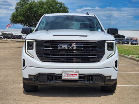 Used 2025 GMC Sierra 1500 Elevation AWD/4WD image 7