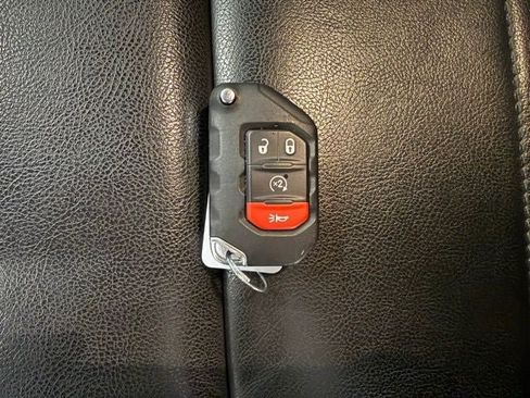 Used 2023 Jeep Wrangler Unlimited Sahara AWD/4WD image 24