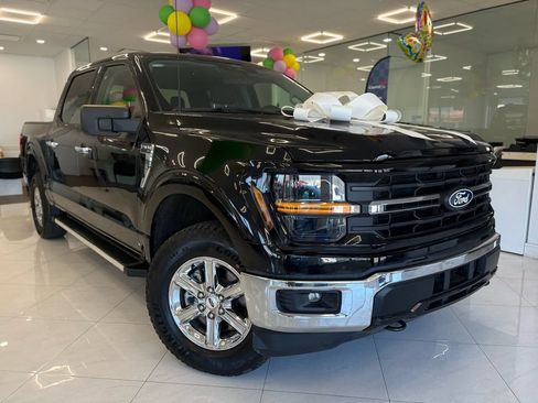 Used 2025 Ford F150 XLT w/ Equipment Group 301A Standard AWD/4WD image 3