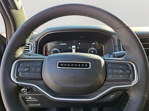 Used 2023 Jeep Wagoneer Series III w/ Preferred Equipment Group image 19