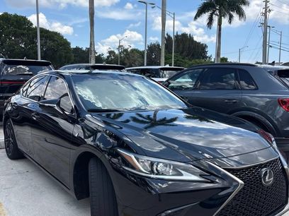 Used 2023 Lexus ES 350 F Sport w/ Accessory Package (Z2)