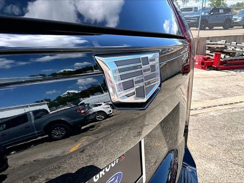 Used 2024 Cadillac Escalade Sport w/ LPO, ONYX Package AWD/4WD image 31