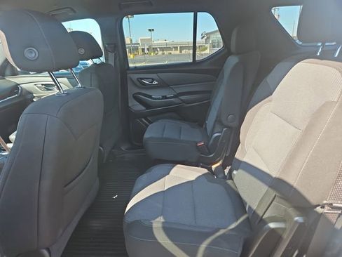 Used 2023 Chevrolet Traverse LT image 25