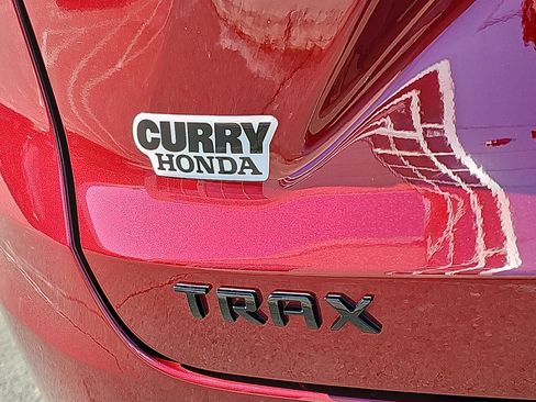 Used 2024 Chevrolet Trax RS image 29