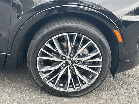 Used 2024 Cadillac XT4 Sport image 16