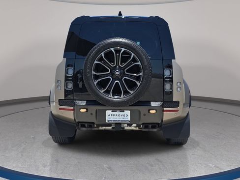Used 2025 Land Rover Defender 110 AWD/4WD image 6