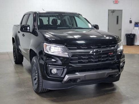Used 2021 Chevrolet Colorado Z71 w/ Z71 Midnight Edition AWD/4WD image 4