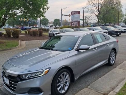 Used 2022 Honda Accord LX image 4