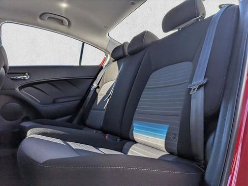Used 2018 Kia Forte S image 19