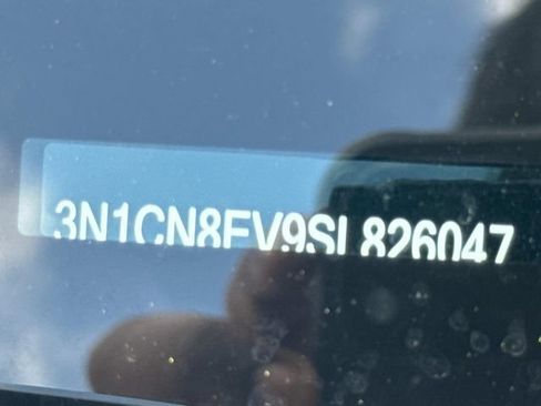 Used 2025 Nissan Versa SV FWD image 34