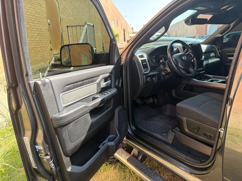 Used 2022 RAM 2500 Big Horn w/ Level A Equipment Group AWD/4WD image 3