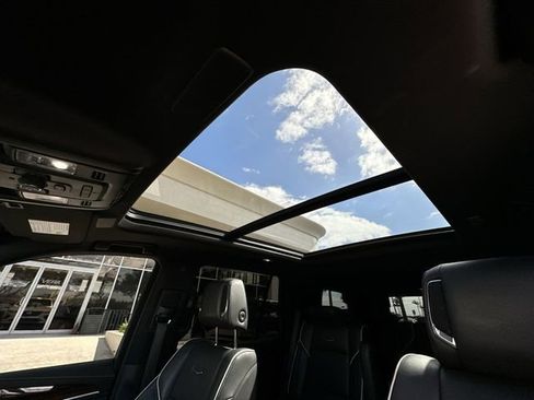 Used 2022 Cadillac Escalade Premium Luxury w/ LPO, Illumination Package RWD image 28