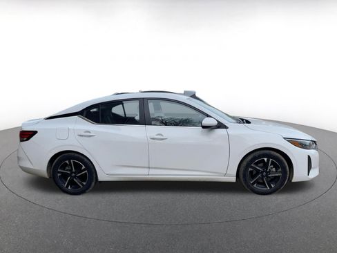 Used 2025 Nissan Sentra SV image 8
