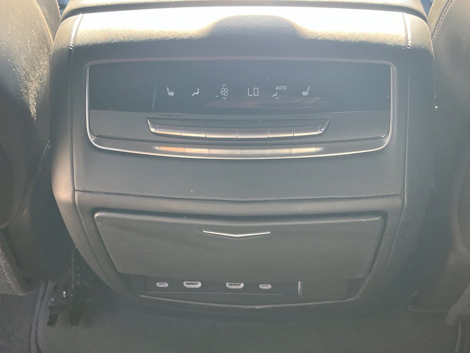 Used 2021 Cadillac Escalade ESV Premium Luxury Platinum AWD/4WD image 21