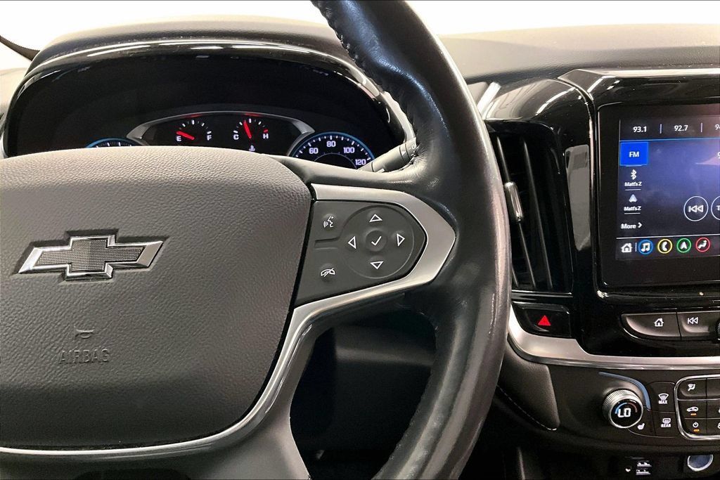 Used 2021 Chevrolet Traverse RS FWD image 18