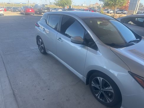 Used 2021 Nissan Leaf SV image 16