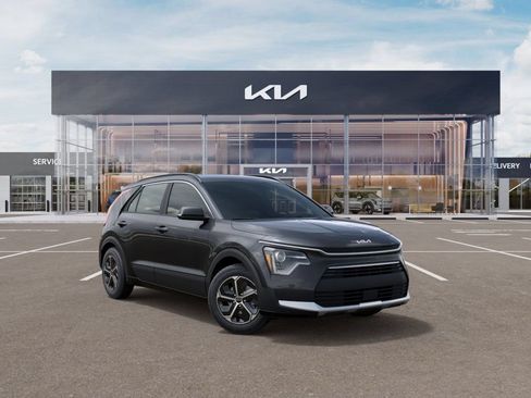 Used 2025 Kia Niro EX w/ EX Cold Weather Package FWD image 8