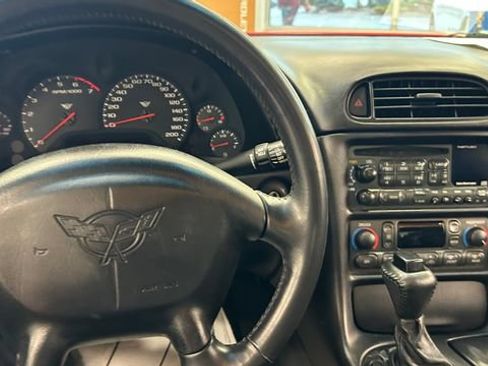 Used 1998 Chevrolet Corvette Coupe w/ Roof Pkg RWD image 20