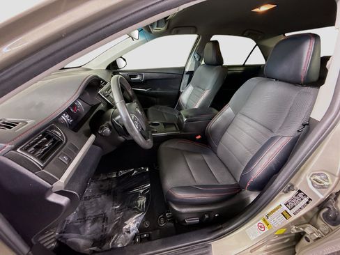 Used 2017 Toyota Camry SE FWD image 21