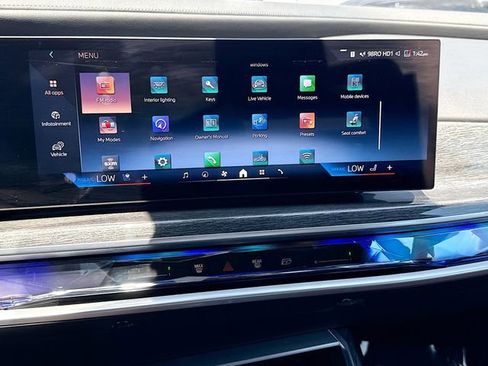 Used 2023 BMW 760i xDrive AWD/4WD image 29