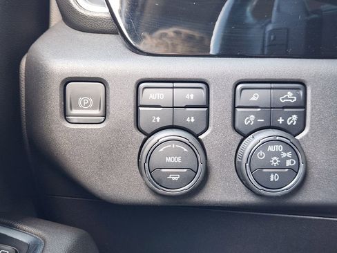 Used 2022 Chevrolet Silverado 1500 LT Trail Boss w/ LT Trail Boss Premium Package image 21