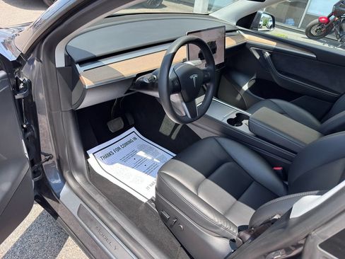 Used 2023 Tesla Model Y Long Range AWD/4WD image 12