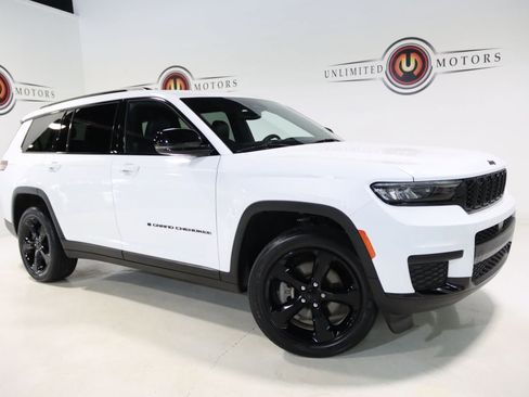 Used 2023 Jeep Grand Cherokee L Laredo AWD/4WD image 7