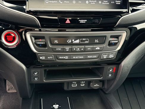 Used 2025 Honda Ridgeline Black Edition image 24