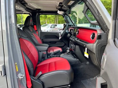 Used 2023 Jeep Wrangler Unlimited Rubicon 4xe AWD/4WD image 24