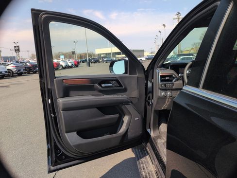 New 2026 GMC Yukon XL Denali w/ Sun & Power Step Package AWD/4WD image 22
