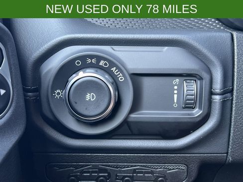 Used 2025 Jeep Wrangler Unlimited Rubicon image 12