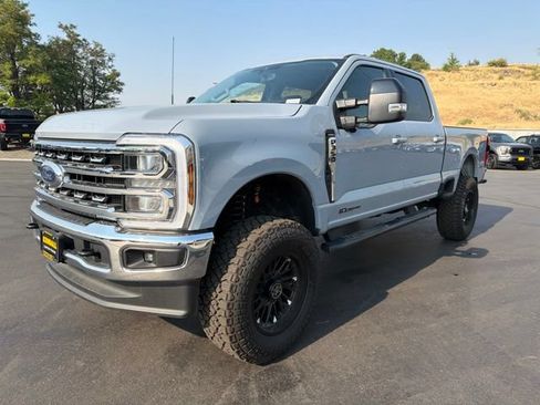 Used 2025 Ford F350 Lariat w/ FX4 Off-Road Package AWD/4WD image 5