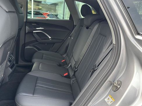 Used 2025 Audi Q5 Premium Plus w/ Premium Plus image 14