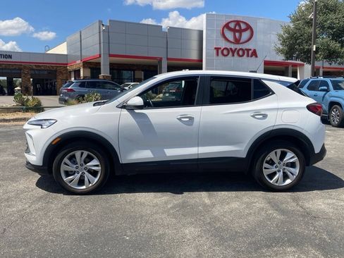 Used 2025 Buick Encore GX Preferred FWD image 8