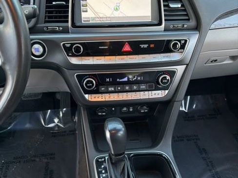 Used 2019 Hyundai Sonata Limited FWD image 19