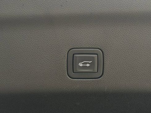 Used 2024 Chevrolet Suburban LT RWD image 35