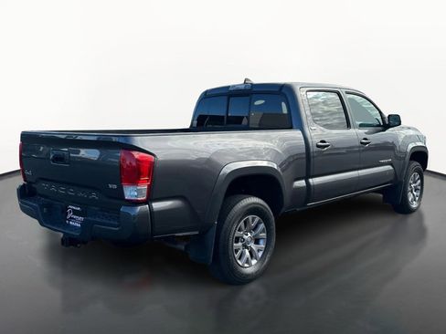 Used 2016 Toyota Tacoma SR5 AWD/4WD image 3