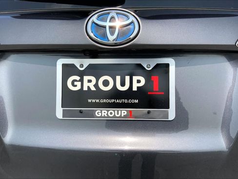 Used 2018 Toyota RAV4 XLE AWD/4WD image 10
