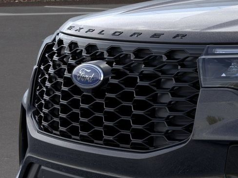 New 2026 Ford Explorer ST-Line w/ ST-Line Street Pack image 17